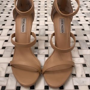 Steve Madden : Feelya Nude Heels size 9